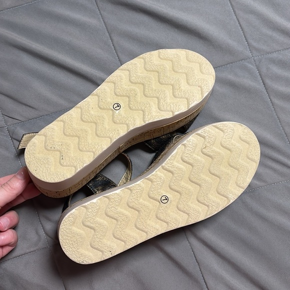 Boutique by Corky’s Fluffie Leopard Print Snakskin Platform Wedge Sandals Size 7 - Picture 9 of 15